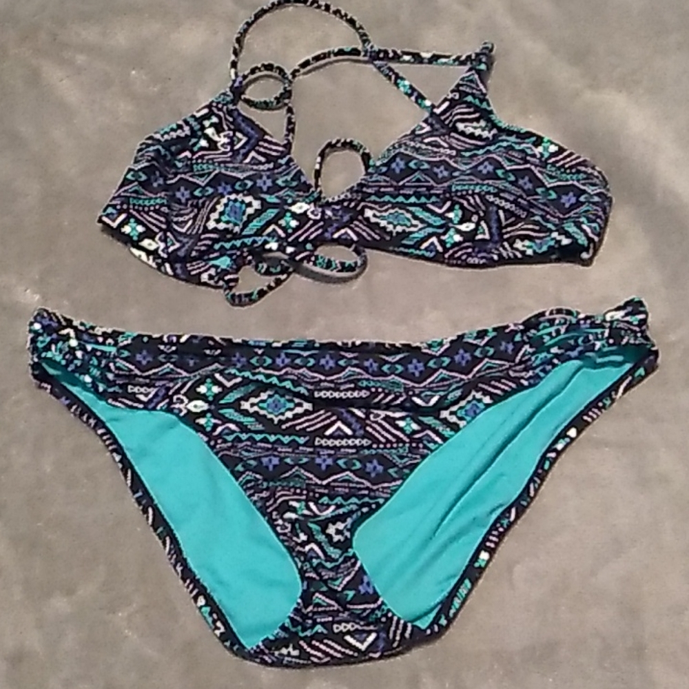 Bikini swimming